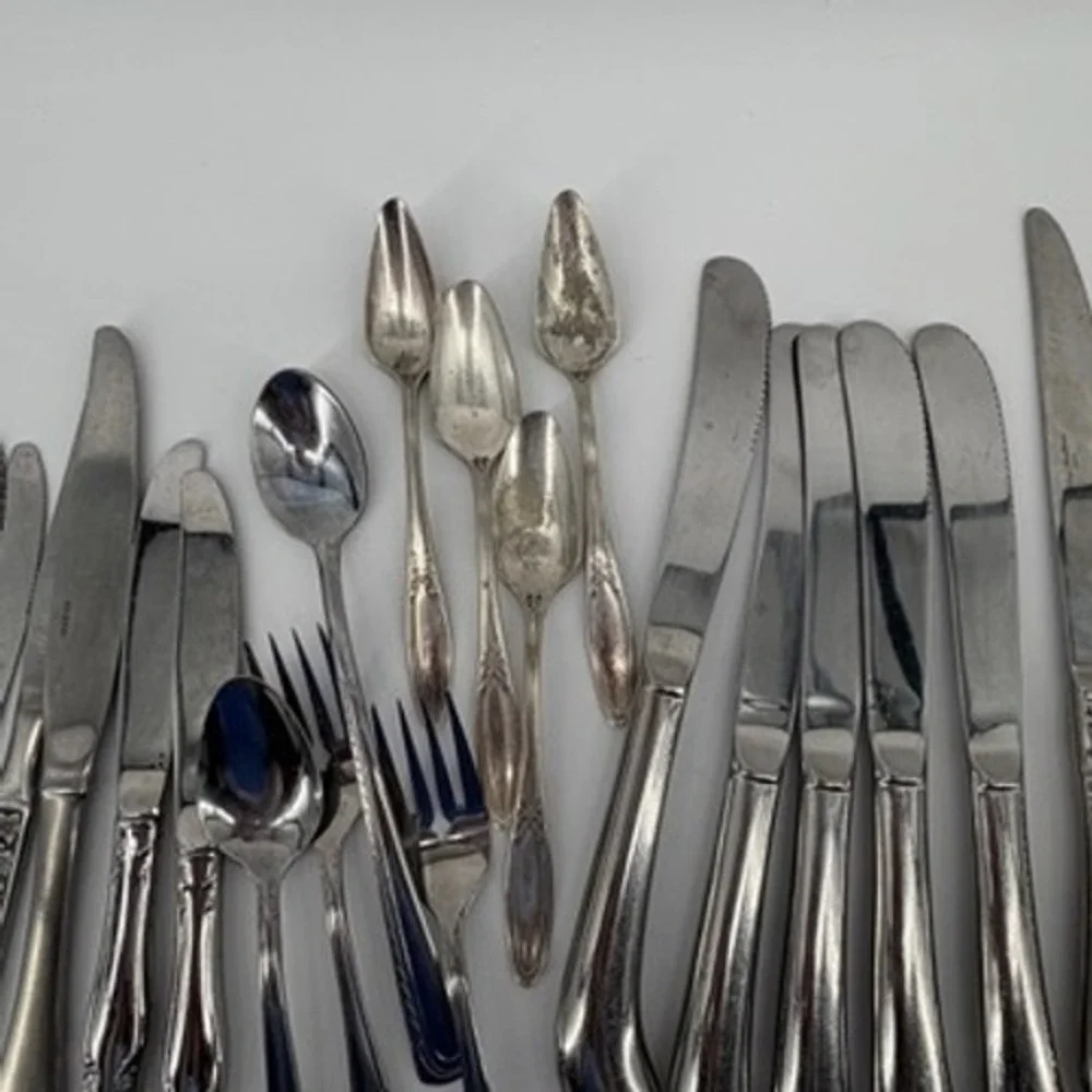 Mixed Flatware Lot Stainless Mismatched Knives Forks Spoons‎ 24 Pc